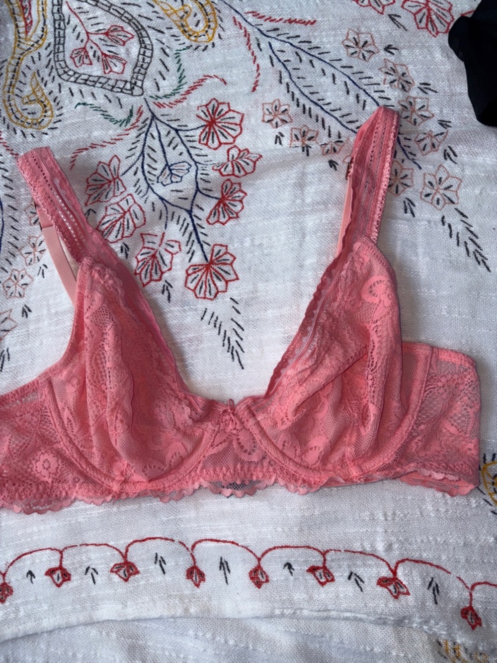 aerie Lace Underwire Bra in Coral